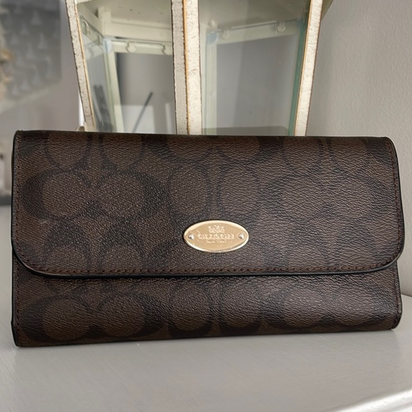 Coach Handbags - Coach Signature Wallet